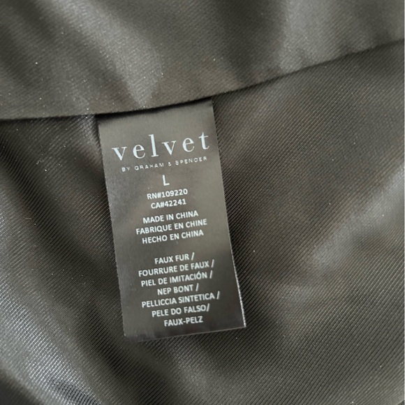 Faux fur vest! - Picture 6 of 6